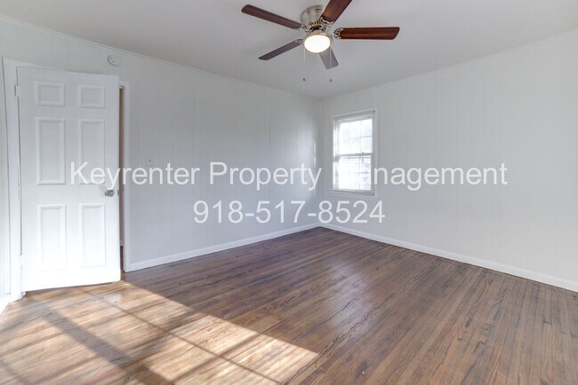 Building Photo - Gorgeous 2 Bedroom West Tulsa Home!