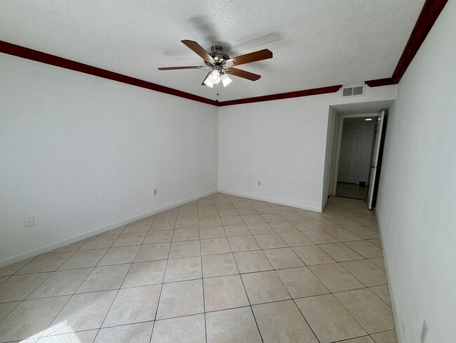 Building Photo - 4407 S Semoran Blvd