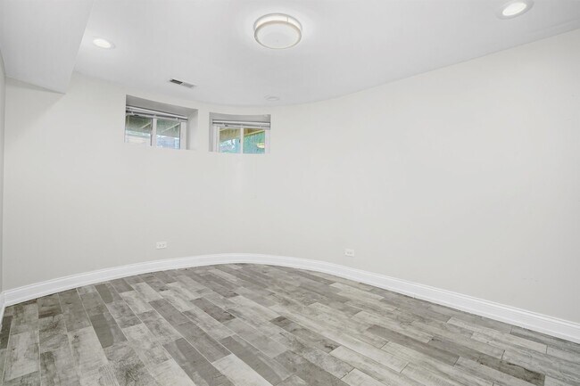 Building Photo - 4819 S Vincennes Ave