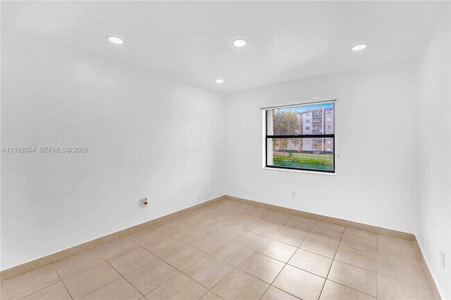 Building Photo - 7668 SW 152nd Ave