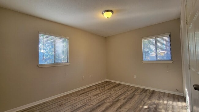 Building Photo - 709 Whippoorwill Ln
