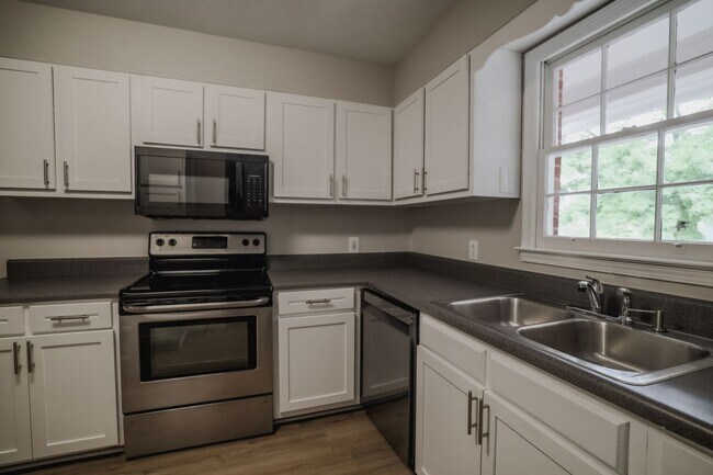Building Photo - 119-3 Freedom Dr
