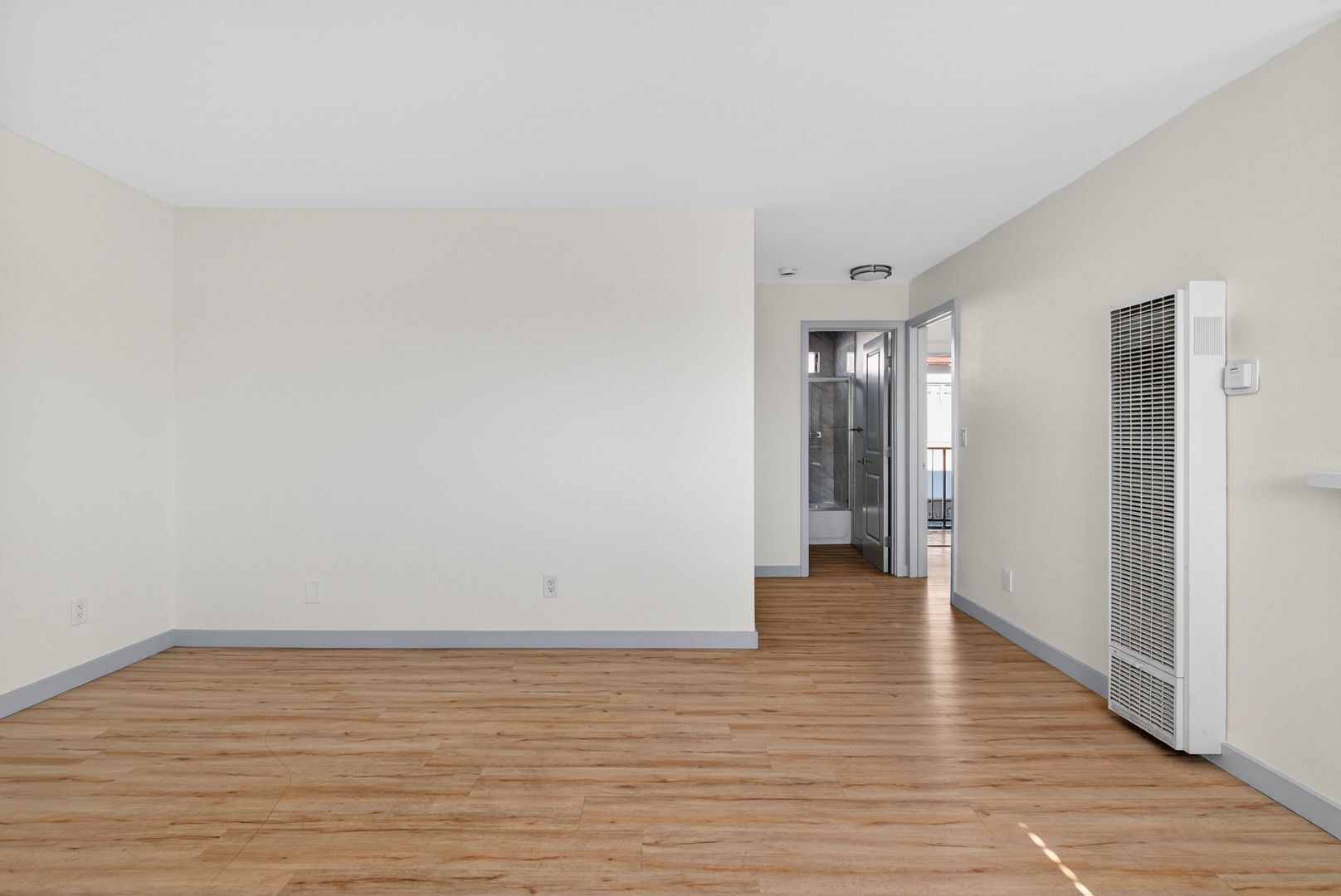 Building Photo - 921 Alamitos Ave