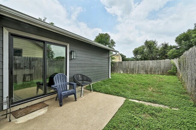 Building Photo - 3605 Leafield Dr