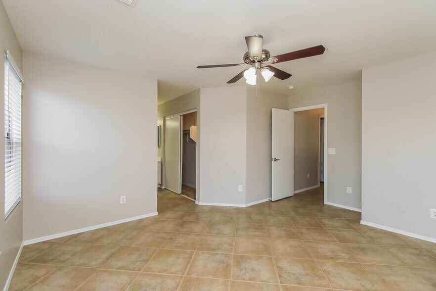 Building Photo - 5743 E Flossmoor Cir