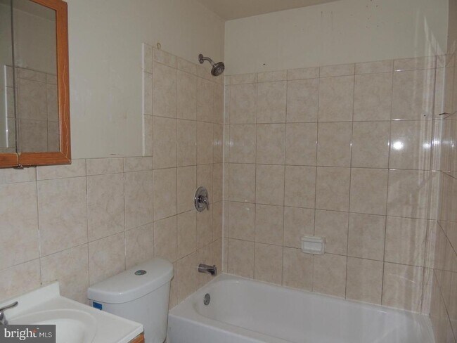 Building Photo - 2915 Pheasant Ln