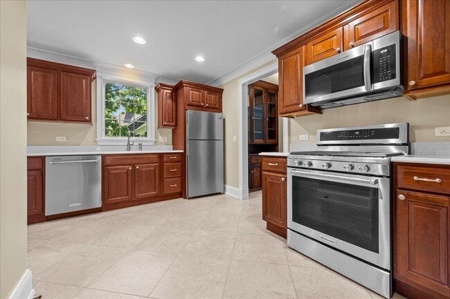 Building Photo - 425 Orchard Ln