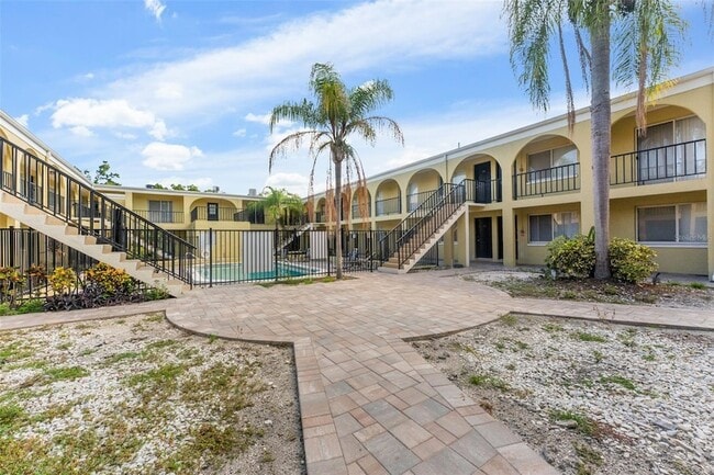 Building Photo - 3206 W Azeele St