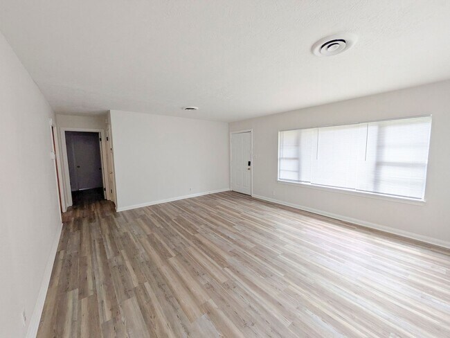 Building Photo - 4510 El Paso Ave