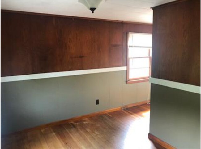 Building Photo - 381 Marlboro St