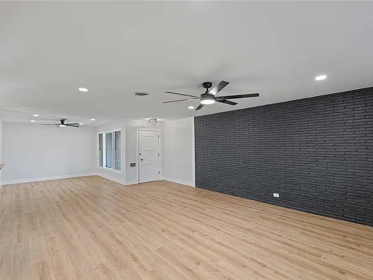 Building Photo - 629 Peerman Pl