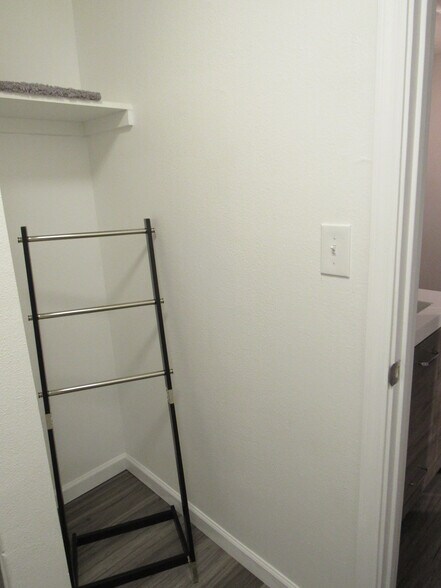 Building Photo - 8301 E Florentine Rd