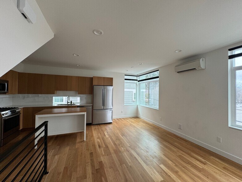 Building Photo - 14 Etruria St