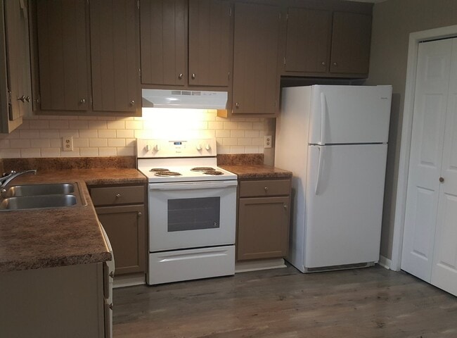 Building Photo - 5744 Aftonshire Dr