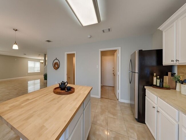 Building Photo - 10408 Woodruff Ct