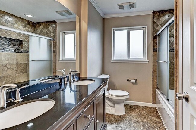 Building Photo - 6031 Cerritos Dr