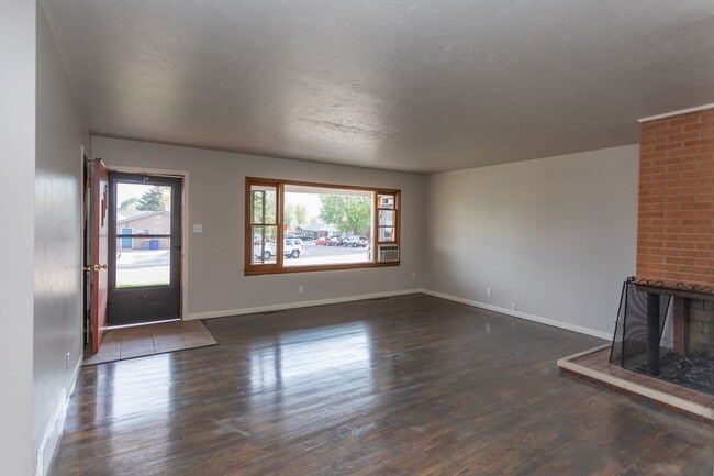 Building Photo - Nice Ranch Style Home in D12!