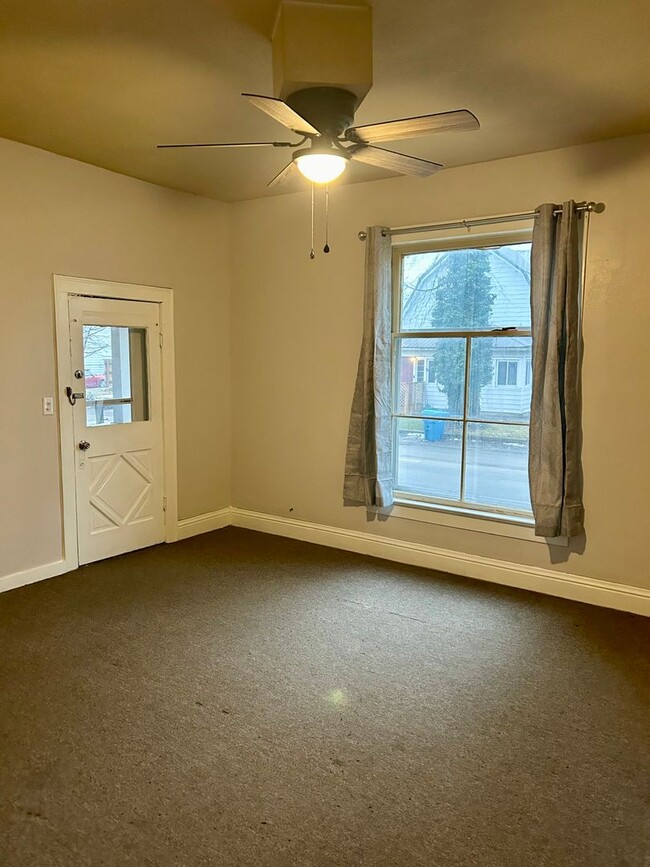 Building Photo - 319 W Wabash St