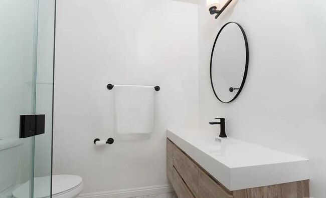 Primary Photo - "Charming 1-Bed Oasis in Santa Monica: Har...