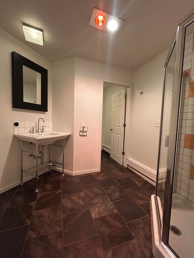 Building Photo - Century 21 Gold Rush - 3 Bed | 2 Bath | 2-Car Garage | End-Unit Condo (FAIRBANKS)