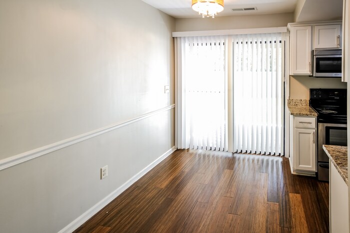 Building Photo - 811 Von Kolnitz Rd