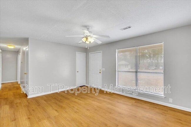 Building Photo - 117 Egret Cir