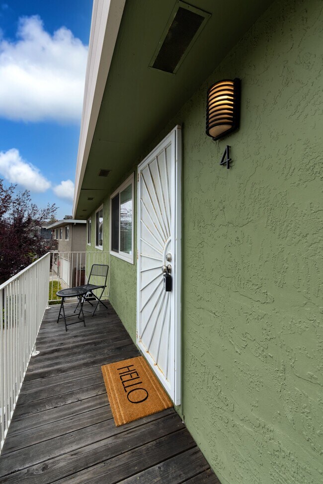 Building Photo - 4355 Diamond St