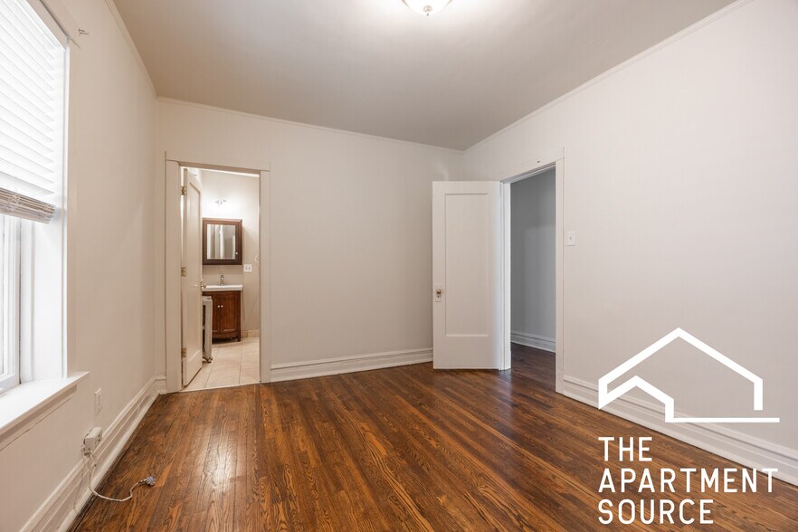 Building Photo - 1432 W Jonquil Terrace