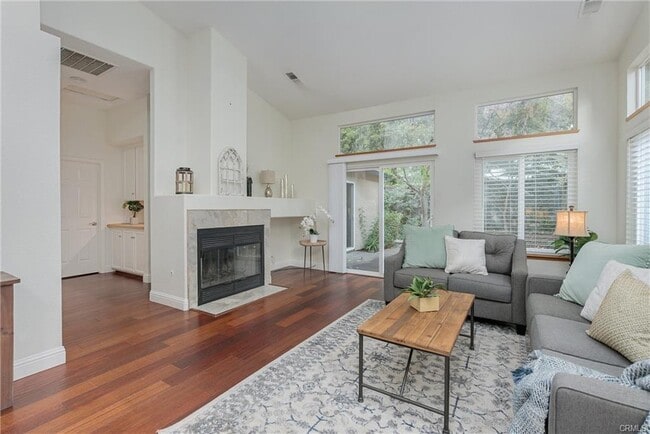 Building Photo - 7 Heartwood Ct