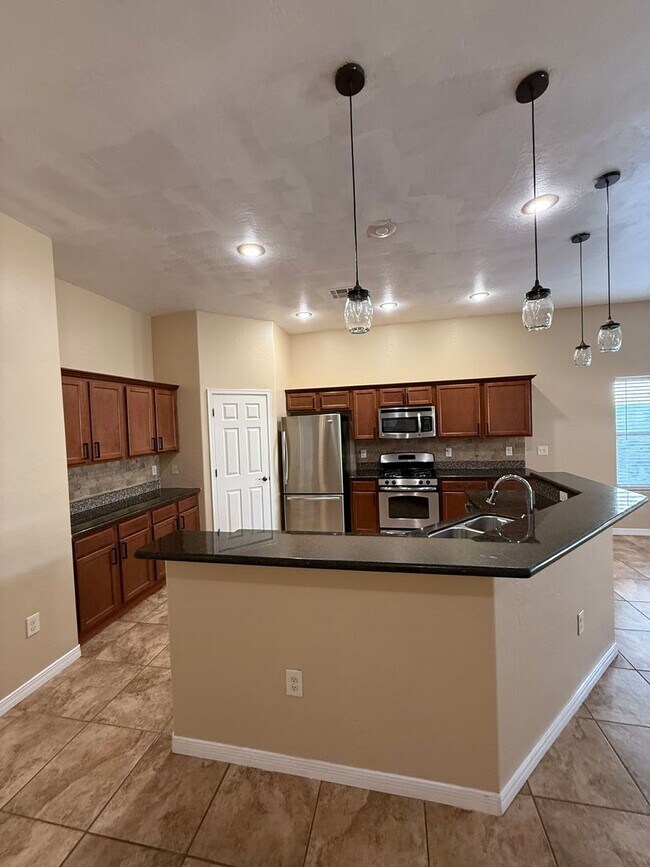 Building Photo - 2043 Villa Napoli Loop E