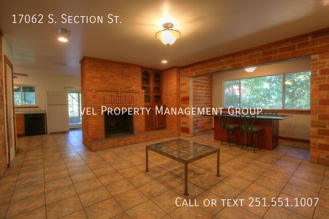 Building Photo - 2 BD/ 2 BTH in Fairhope