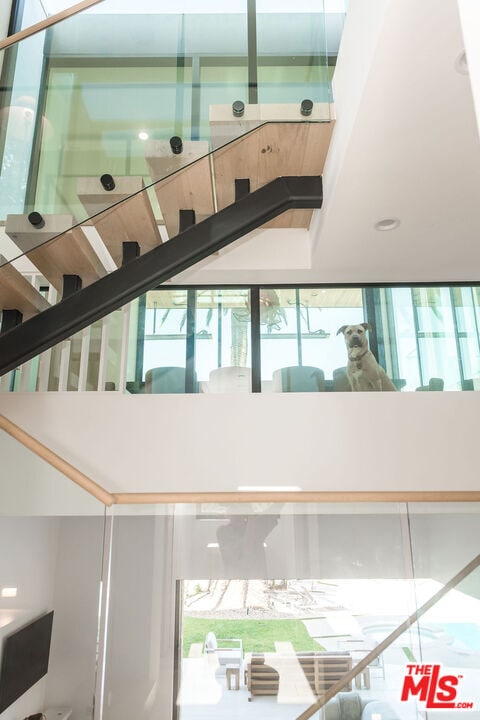 Building Photo - 606 N Ardmore Ave