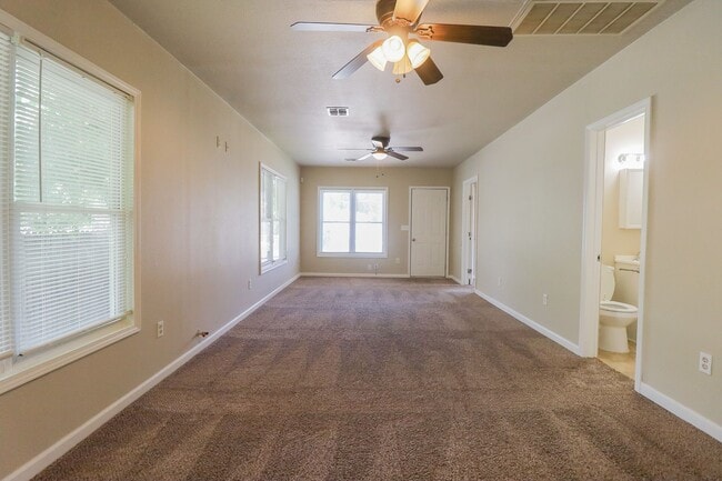 Building Photo - S 55th West Ave Duplex