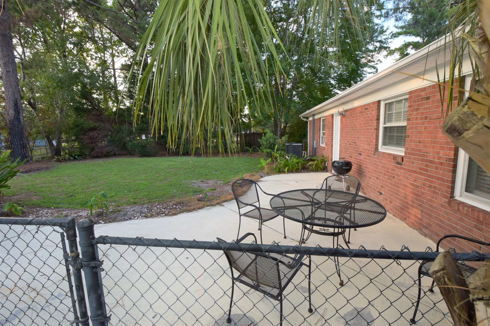 Building Photo - 617 Plymouth Dr