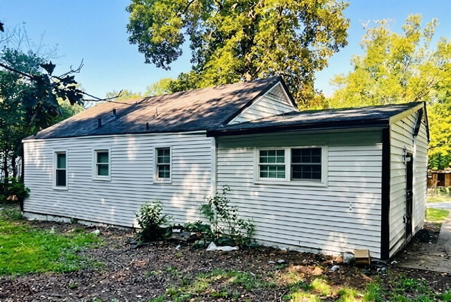 Building Photo - 50 Eddy Dr