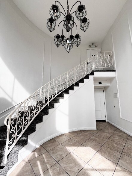 Building Photo - 300 Cagney Ln