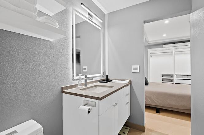 Building Photo - 1504 Aurora Ave N