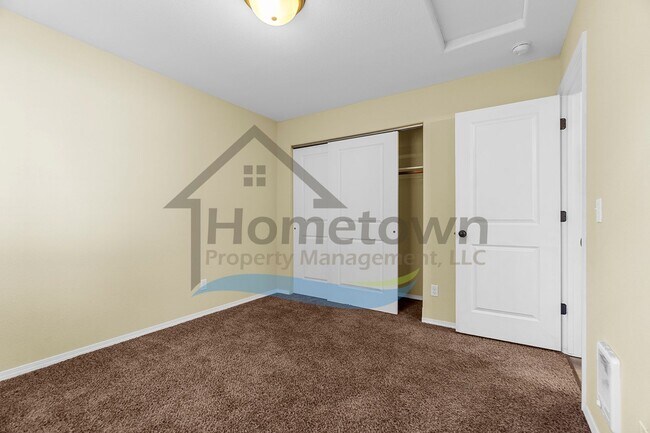 Building Photo - 2 Bedroom 1 Bath Home with Off-Street Parking Available in Coeur d'Alene!