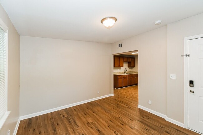 Building Photo - 4222 Homer Rd N