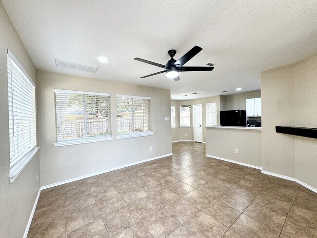 Building Photo - 831 Sagewood Trail