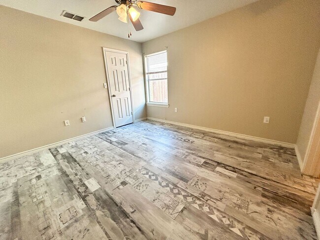 Building Photo - 5413 Harvard St