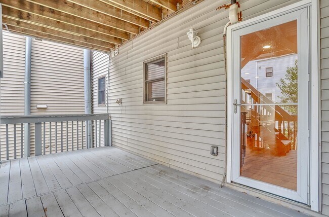Building Photo - 136 Essex St