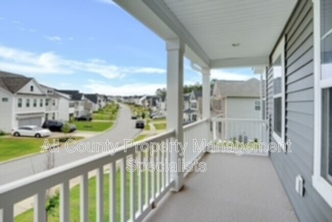 Building Photo - 673 Bellflower Ln