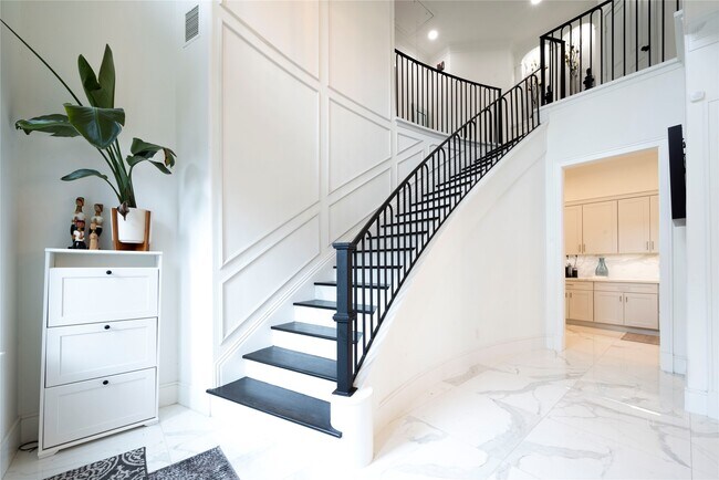 Building Photo - 4744 Post Oak Timber Dr