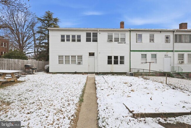 Building Photo - 4026 9th St NE