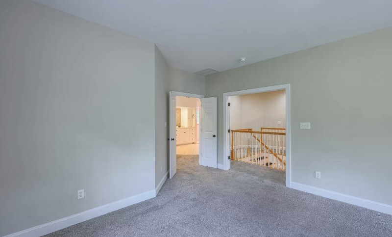 Building Photo - 301 Red Fox Run Dr