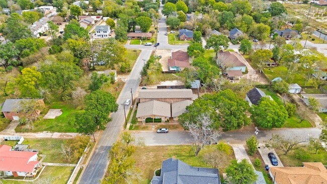 Building Photo - 1503 Ave P