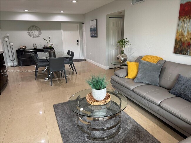 Building Photo - 14036 SW 90th Ave