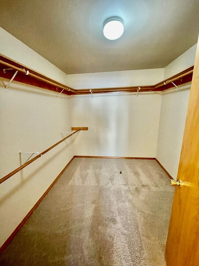 Building Photo - 3bed/2bath Rancher Style Home in Post Falls