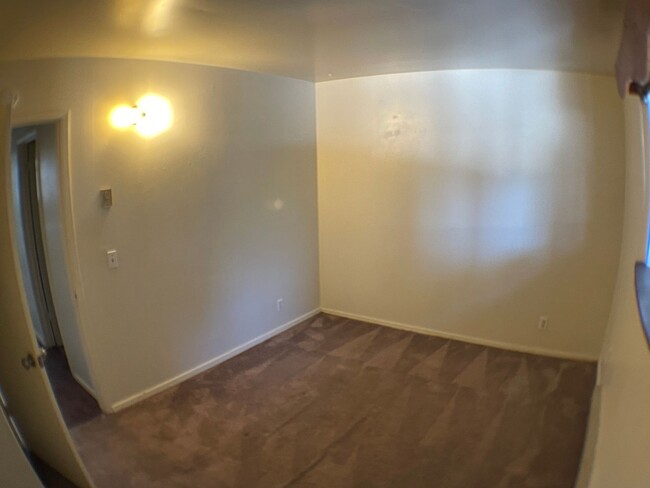 Building Photo - 924 N Leroux St